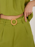 Ženske olivno zelene kratke hlače s pasom
