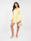 Rumena srajčna mini obleka s črtami in ovratnikom