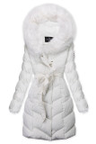 Zimska jakna s pasom in krznom bela