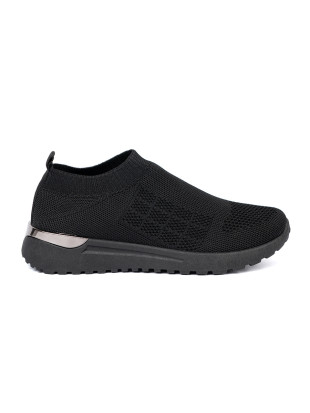 Črne športne slip-on teniske z tekstilnim zgornjim delom