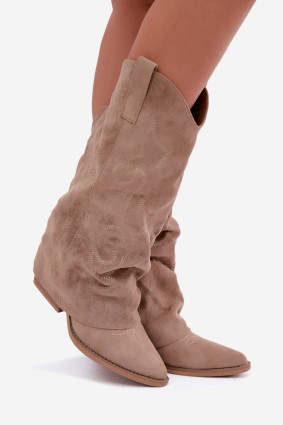 Bež škornji v kavbojskem slogu s peto in zavihanim zgornjim delom