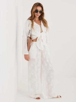 Bel komplet srajca in hlače z ovratnikom