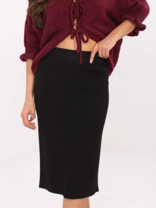 Elegantna črna midi krila