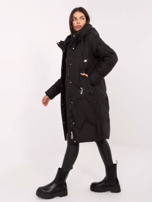 Dolg črn prešit plašč s kapuco