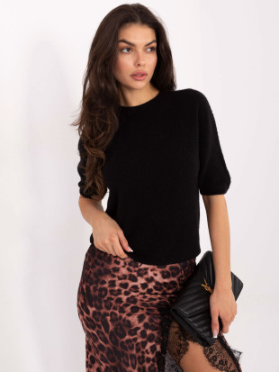 Črn pulover s kratkimi rokavi in okroglim izrezom