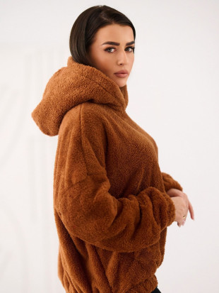 Bež pulover s kapuco in žepom