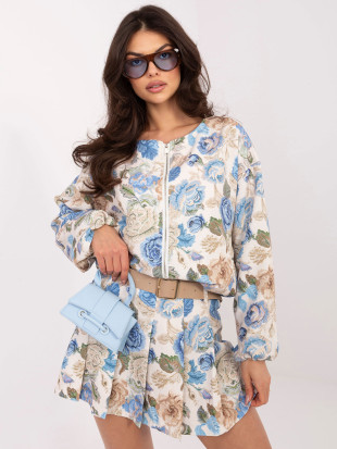 Modre kratke hlače s cvetličnim vzorcem in pasom